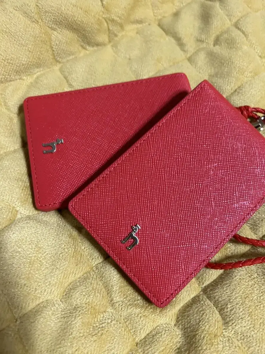 Red kard wallet