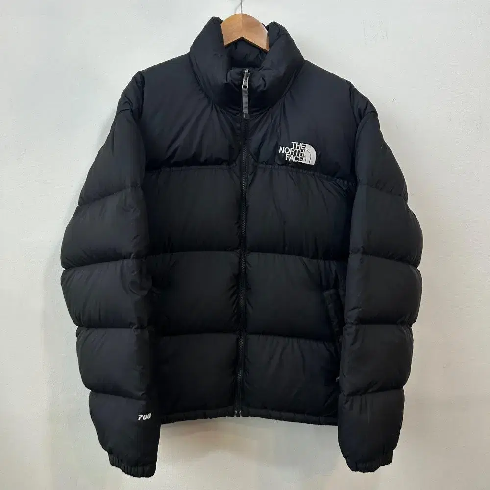 10305 - The North Face 700 Nupsi Black Padded