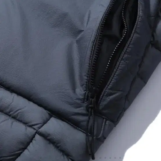 밥캣 23fw경량패딩 L(Sheer light down jacket)급처