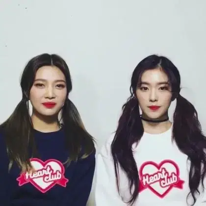 레드벨벳 믹스앤믹스 하트클롭 크롭 맨투맨