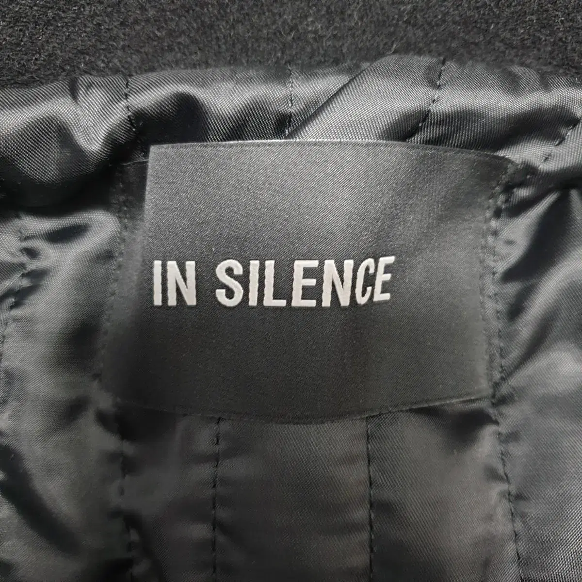 IN SILENCE coat