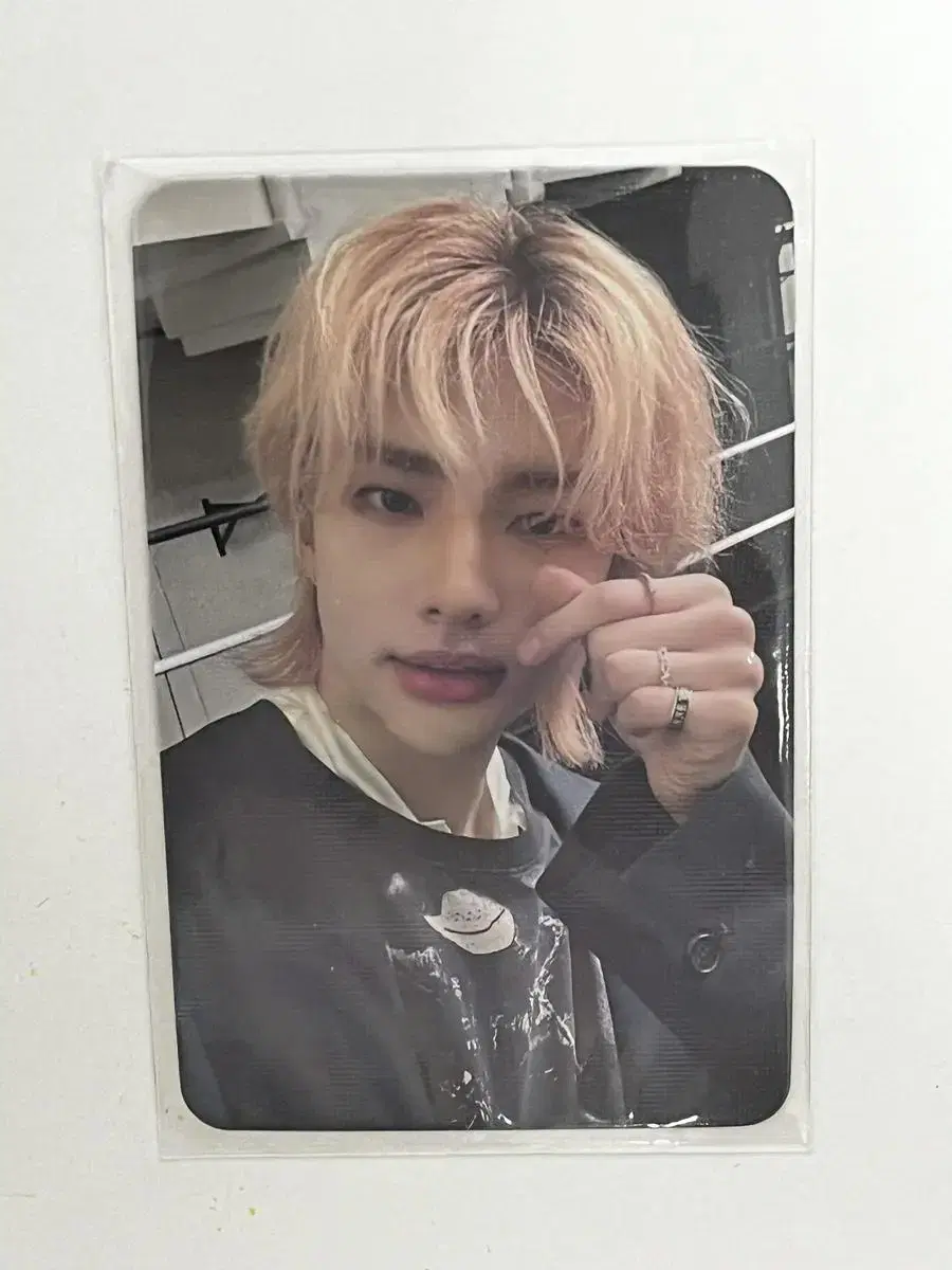 Source) skz hyunjin photocard Starriver