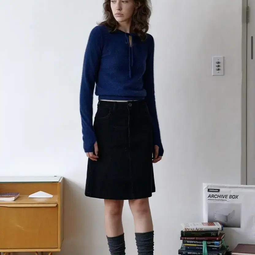 브렌다브렌든서울 corduroy middle skirt - black