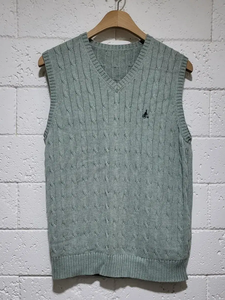 Beanpole knit vest