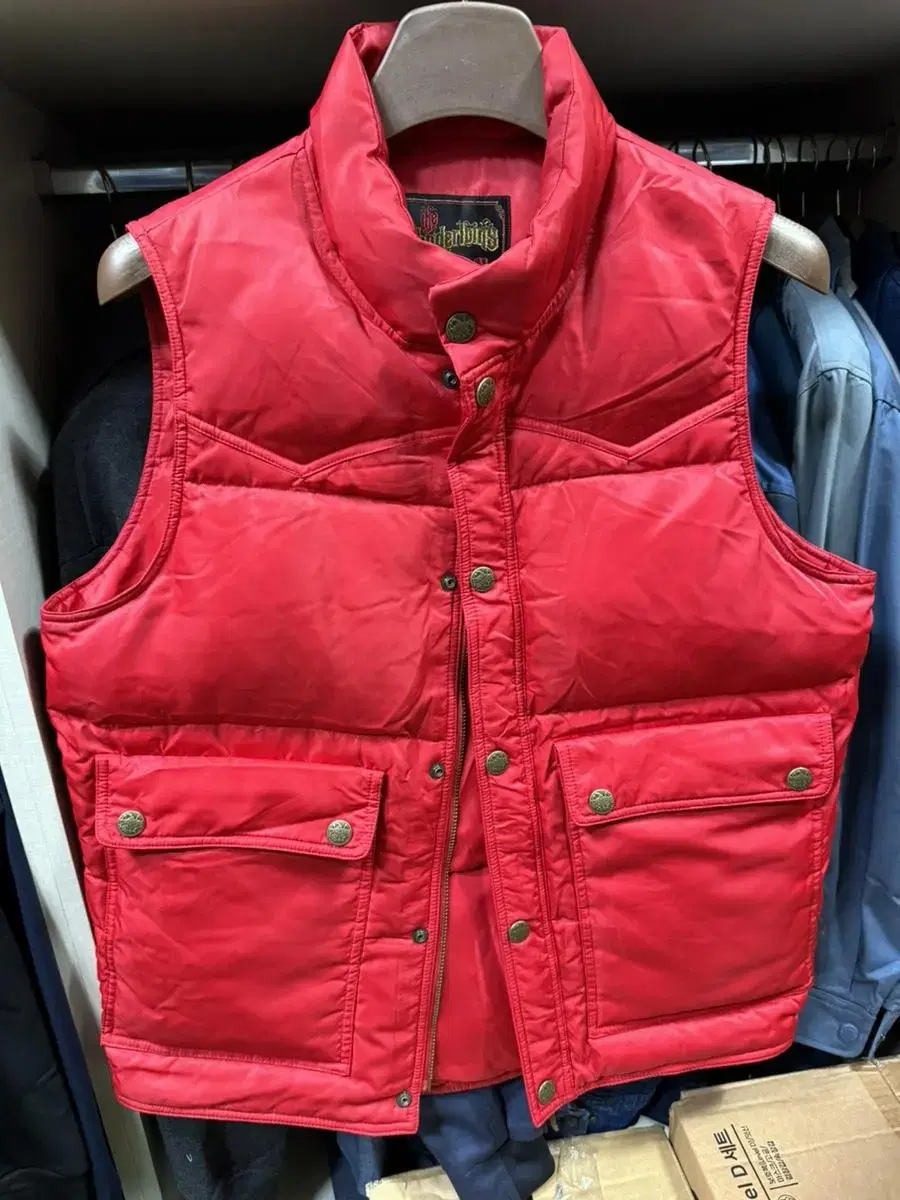 Tenderloin Down Padding Vest sells