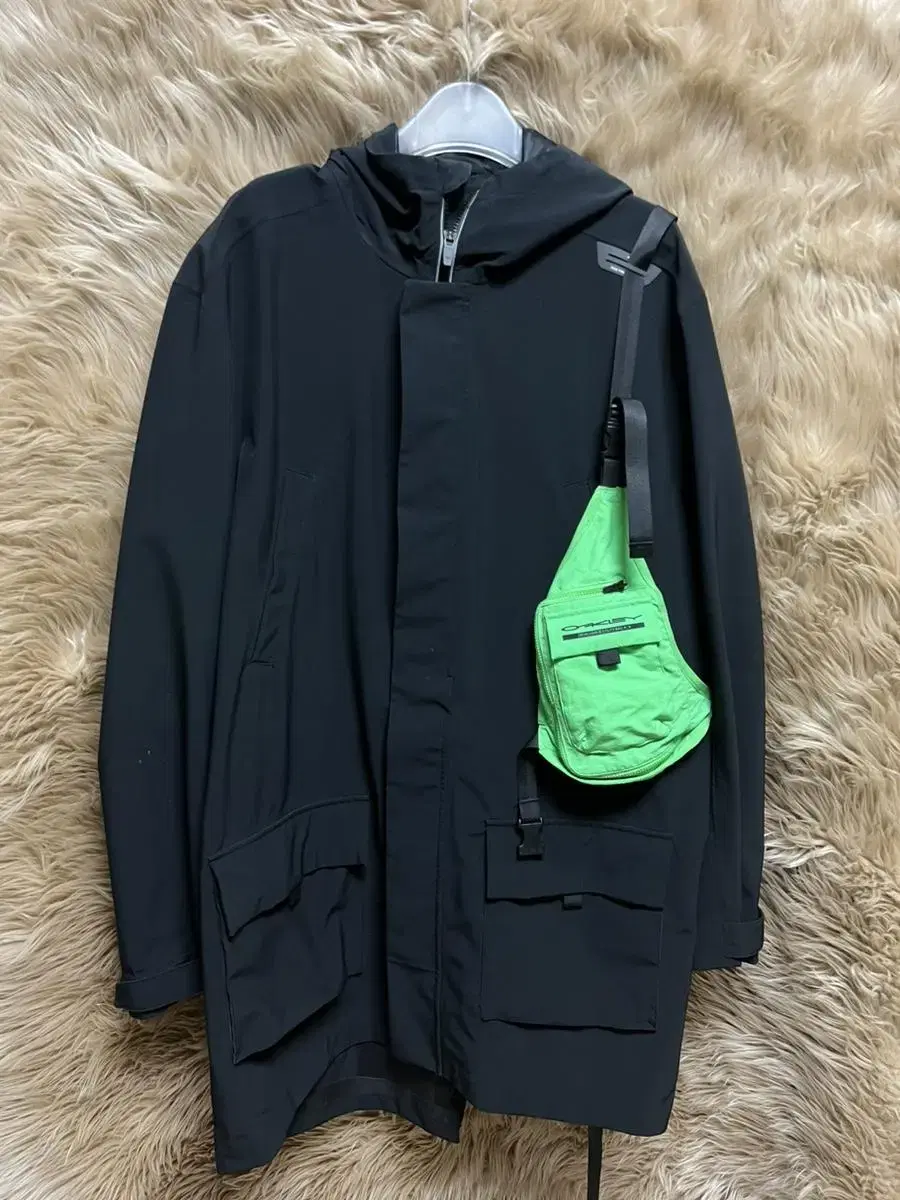 Oakley Shell Jacket Raincoat + Bag