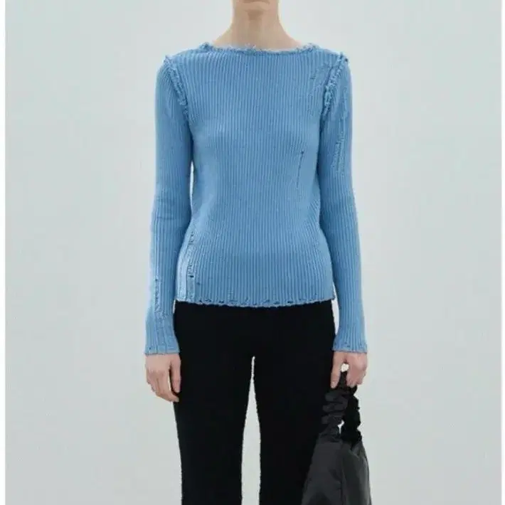 다이애그널 V NECK DAMAGE KNIT (Blue)