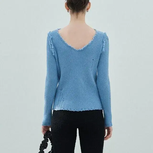 다이애그널 V NECK DAMAGE KNIT (Blue)