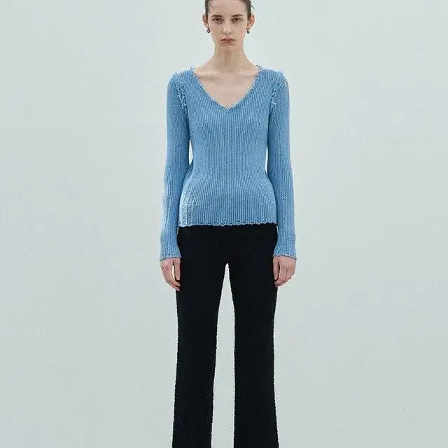 다이애그널 V NECK DAMAGE KNIT (Blue)