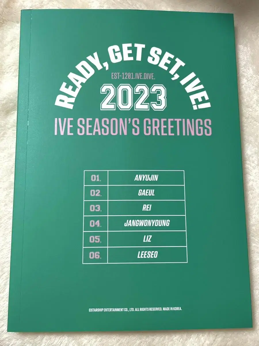 [free shipping] ive 2023 seasons greetings diary