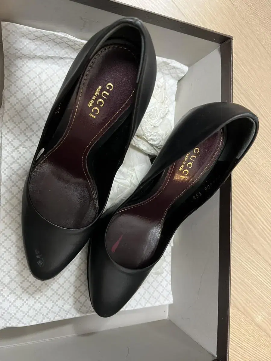 Gucci shoes size 35 1/2