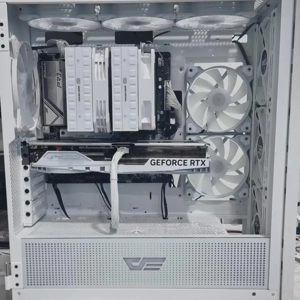 올화이트 감성 7800x3d, 4070ti super 데스크탑팝니다.