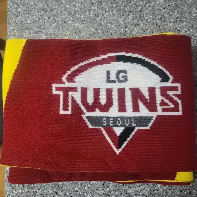 LG Twins 한국시리즈 머플러 팝니다.