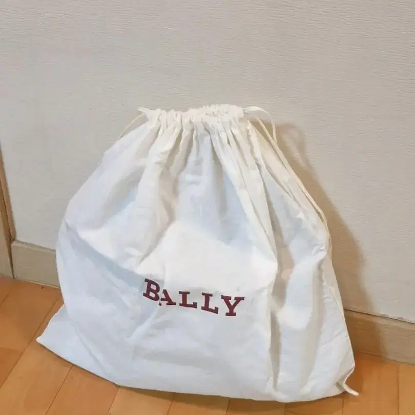 정품) Bally 발리 블랙 레더 가죽 삼선 스트랩 크로스백 명품 가방