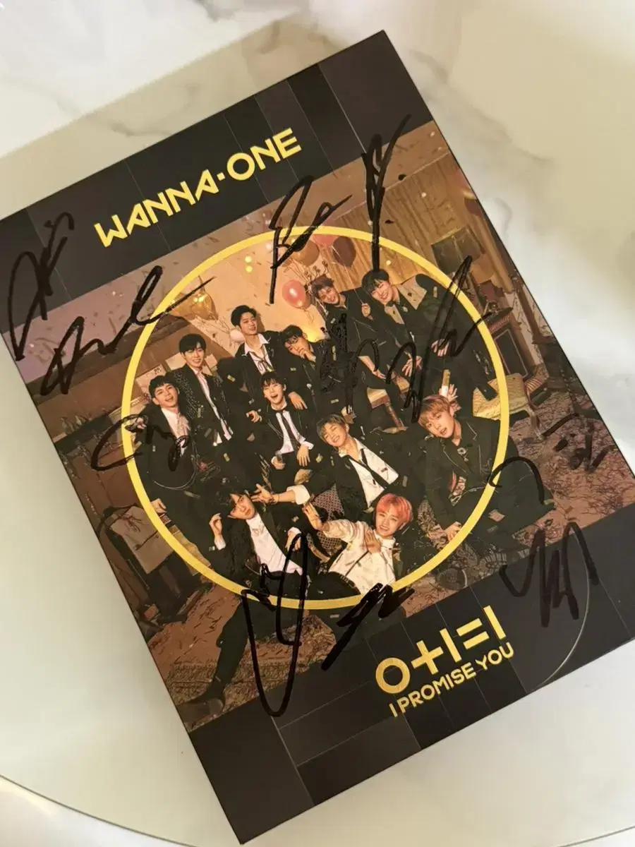 Written by Wanna One signature album