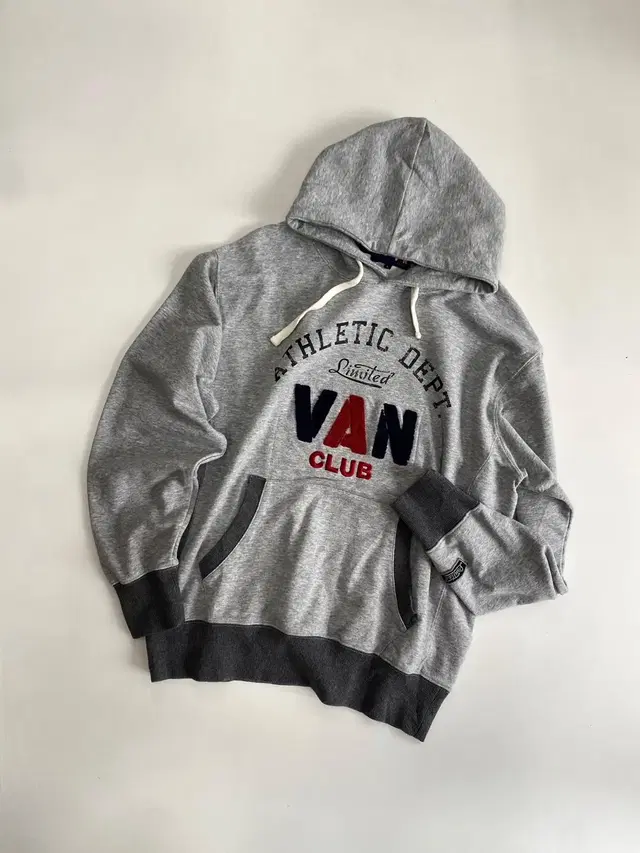 [L] VAN Club Hoodie