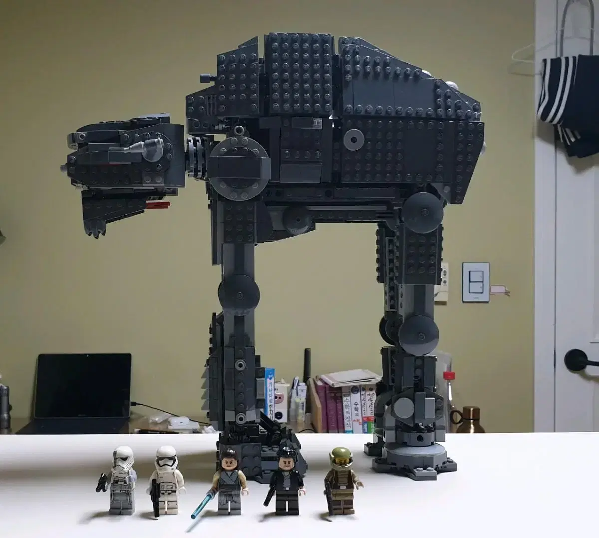 LEGO Star Wars 75189 AT-M6 First Order Walker