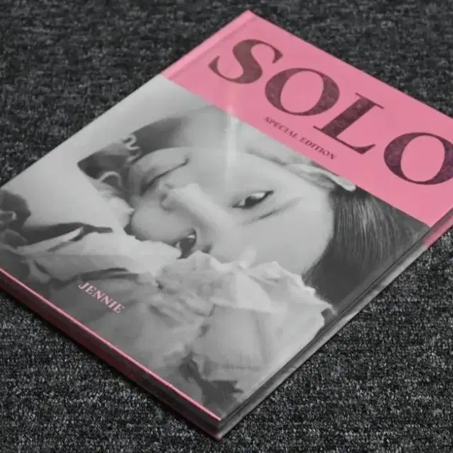 (미개봉) 제니 - JENNIE SOLO PHOTOBOOK 스페셜