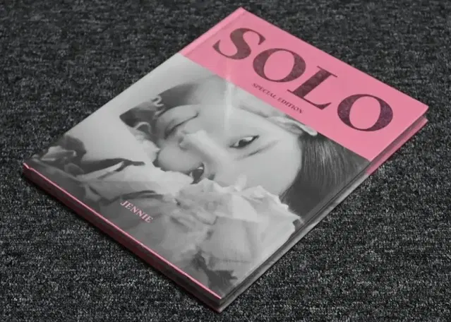 (미개봉) 제니 - JENNIE SOLO PHOTOBOOK 스페셜