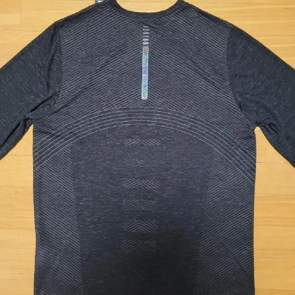 새상품 M ~3XL 정가85000 - 언더아머 런 트레이닝 러닝복