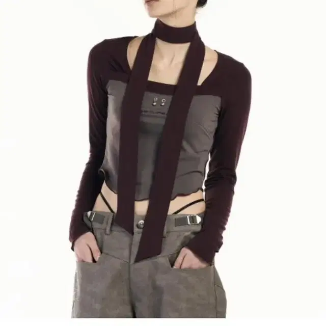 셋업이엑스이 피어싱 크롭탑 삽니다!!!! piercing crop top