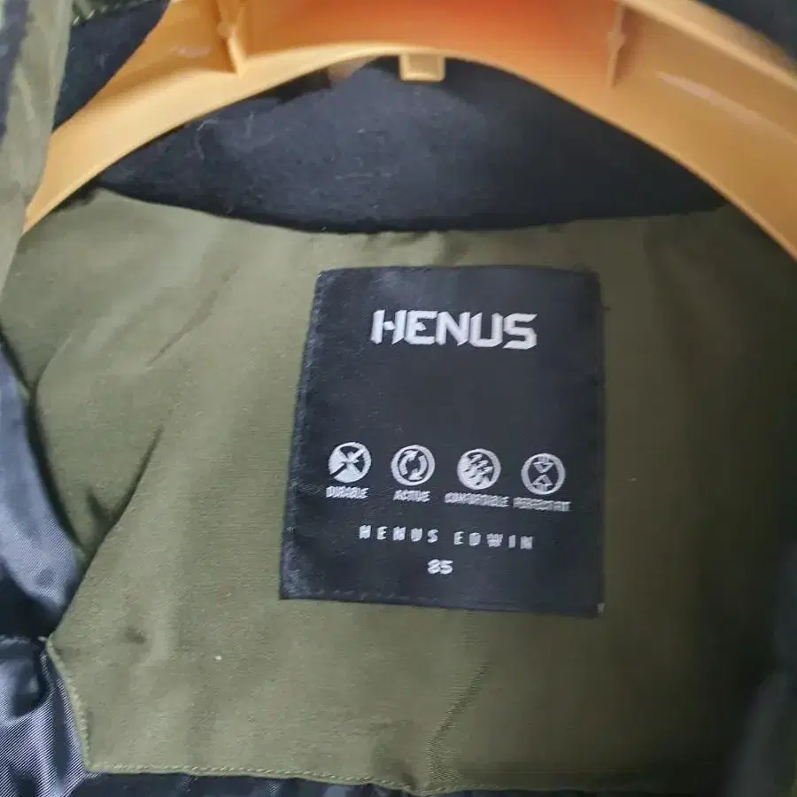 헨어스(HENUS) 카키 패딩 85 사이즈