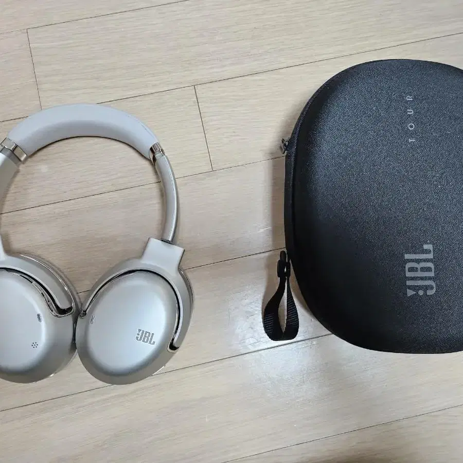 JBL TOUR ONE M2