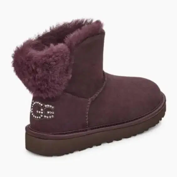 ugg230