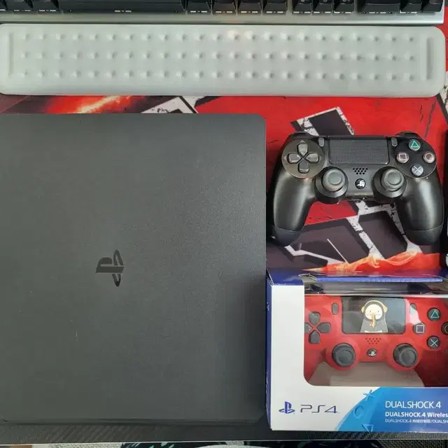 PS4 500GB + 조이스틱 2개 판매합니다