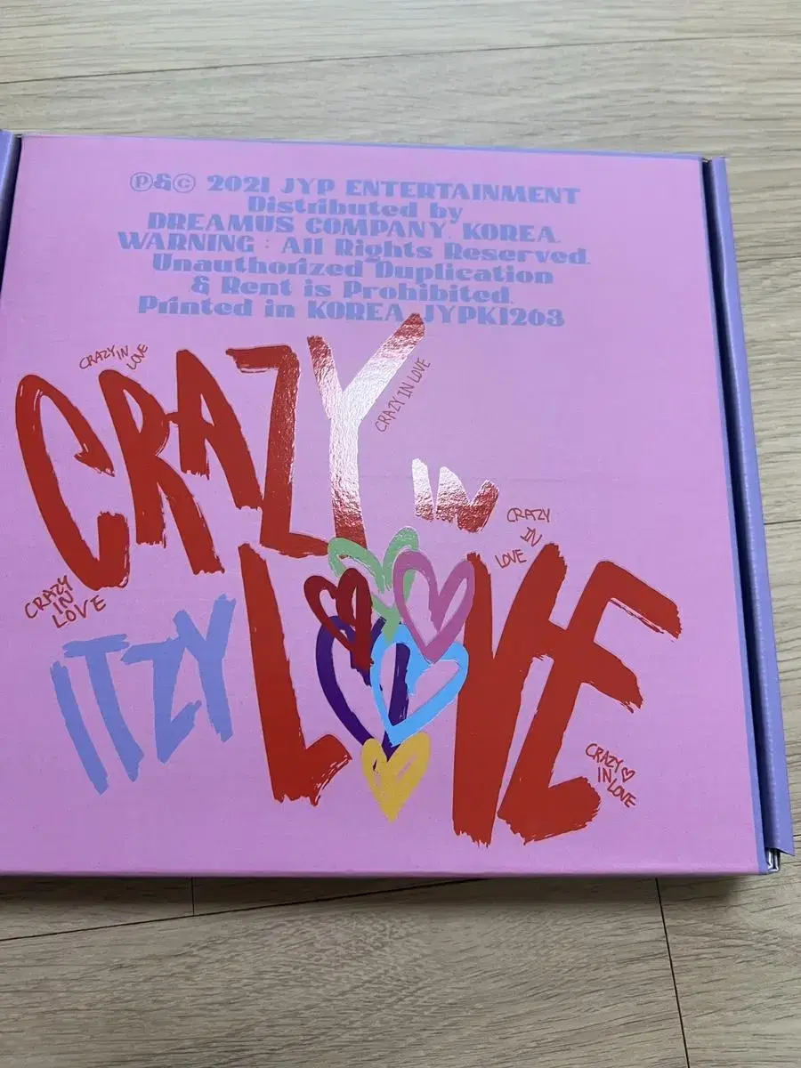 Itzy Crazylove album sells