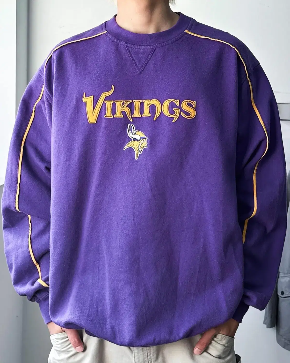 NFL Minnesota Vikings Embroidered Crewneck Sweatshirt