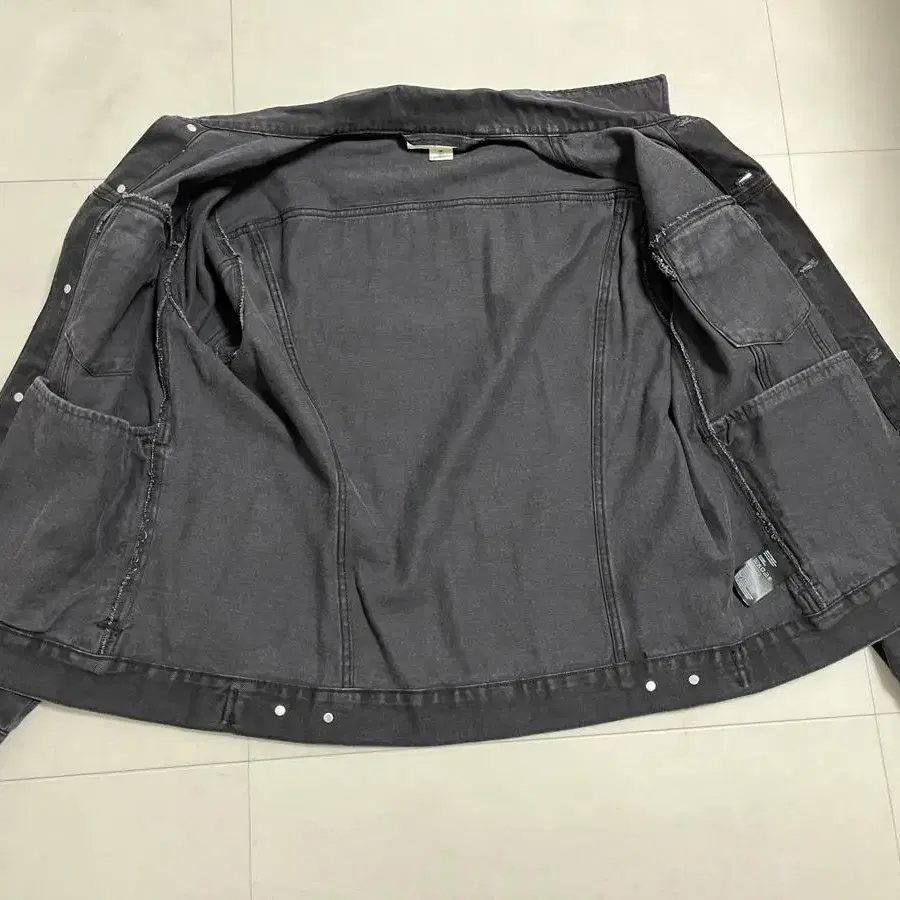 [L] H&M 블랙 자켓