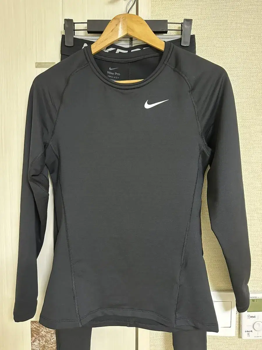 Nike Pro Crew Neck size S