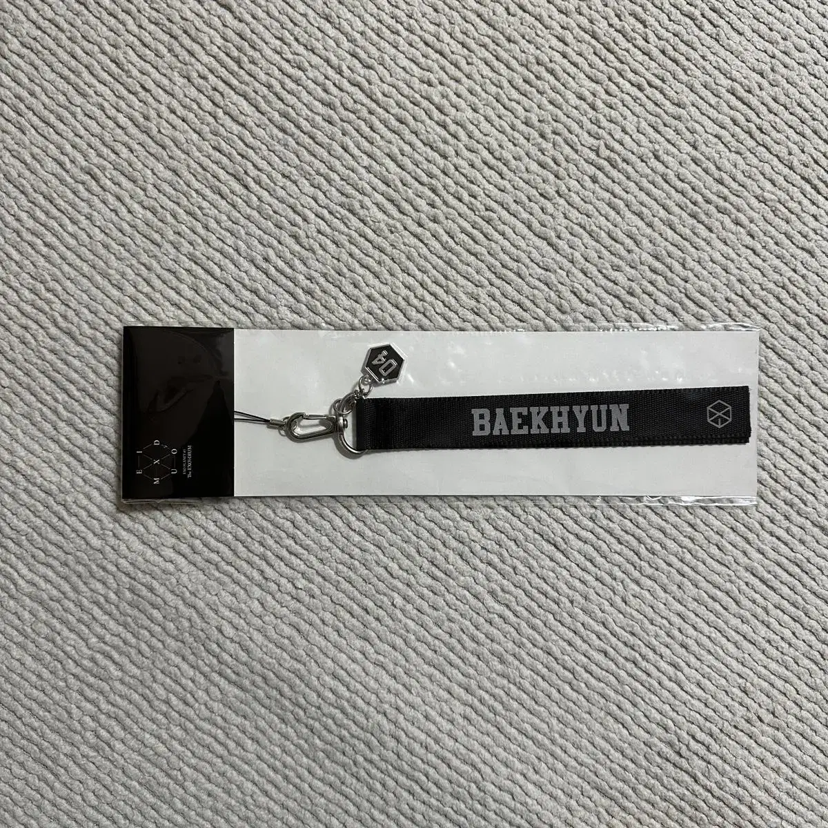 exo baekhyun merch nametag keyring wts