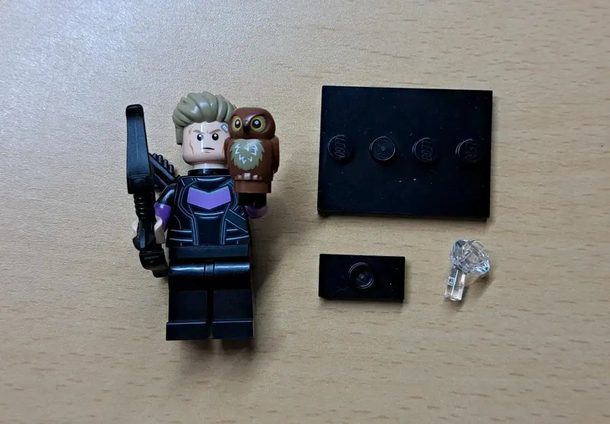 LEGO Minifigures Marvel Series 2 71039 Hawkeye