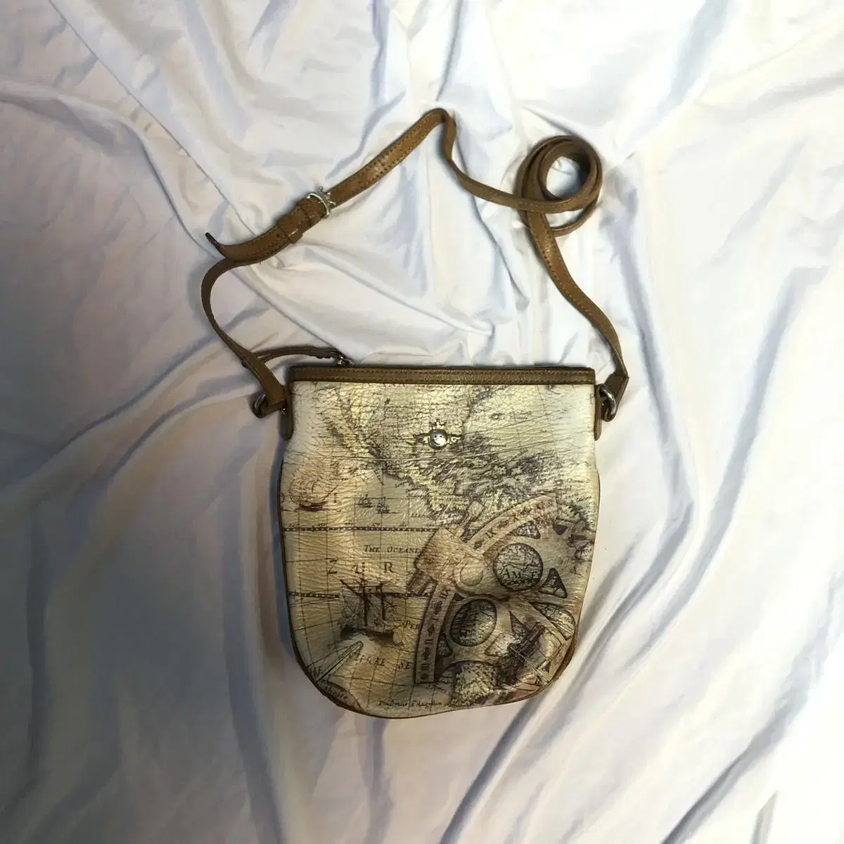 Vintage sonovi smile map leather bag