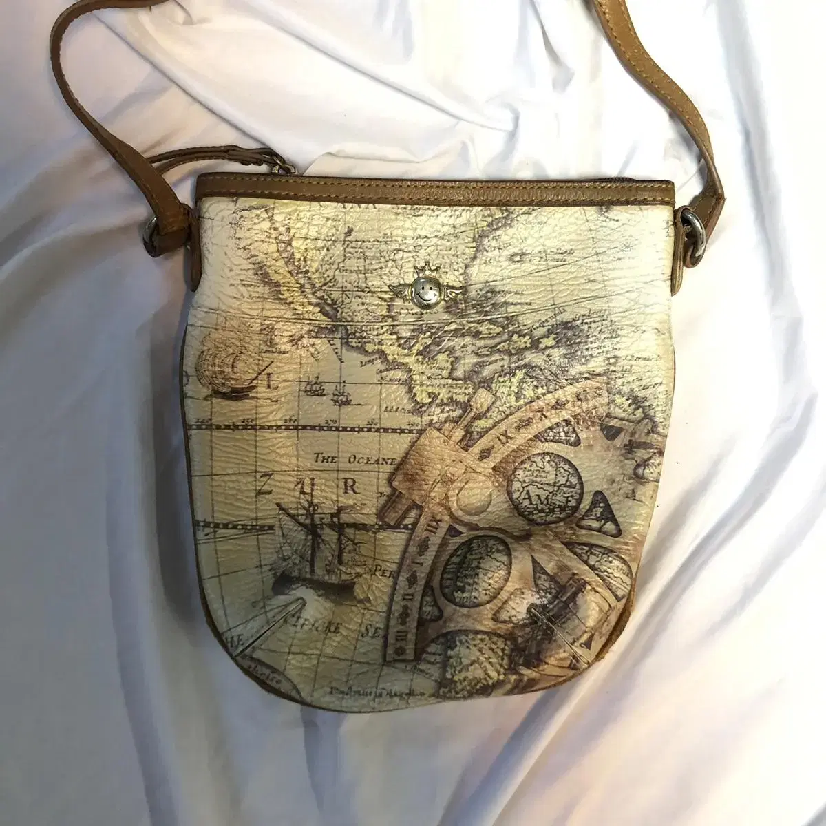 Vintage sonovi smile map leather bag