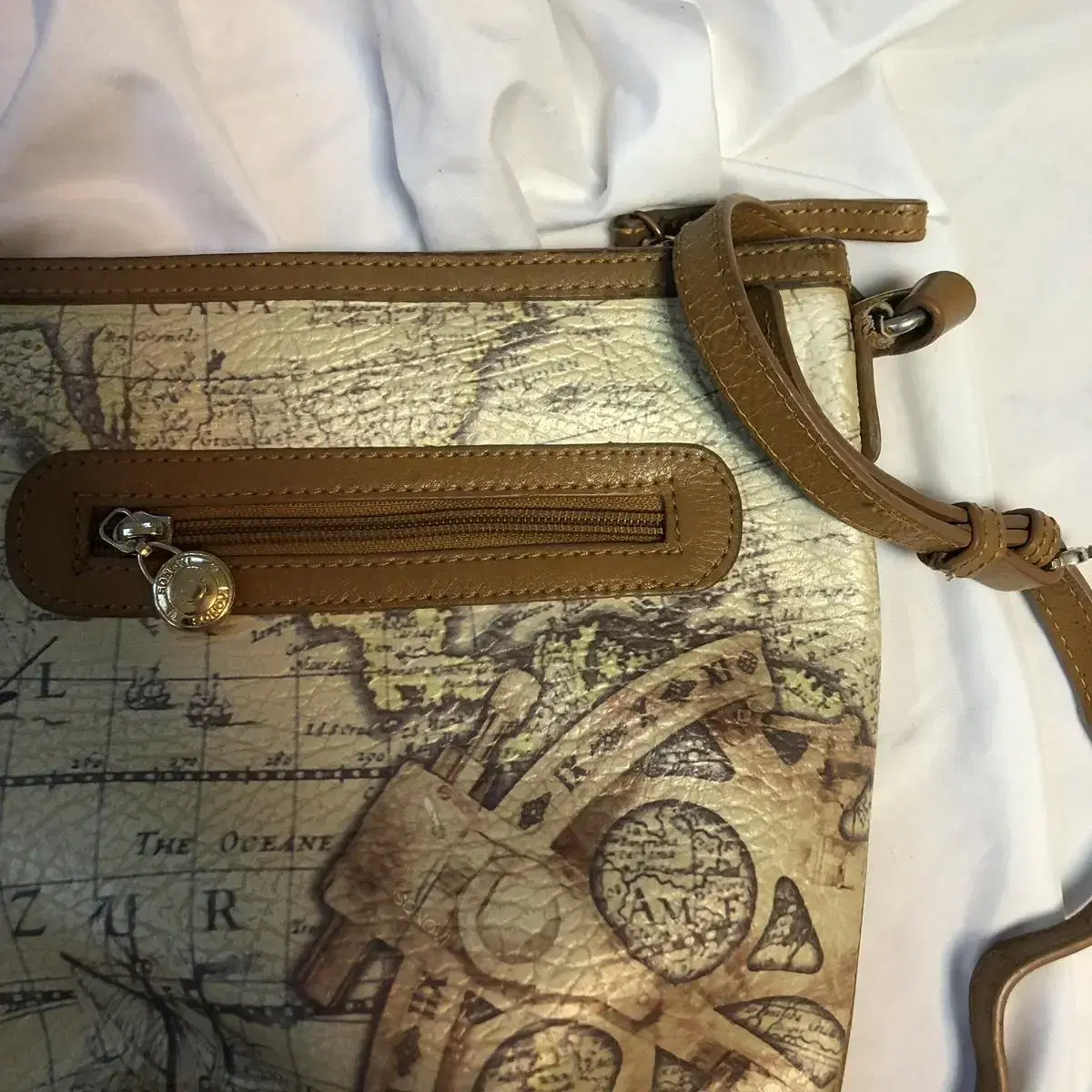 Vintage sonovi smile map leather bag