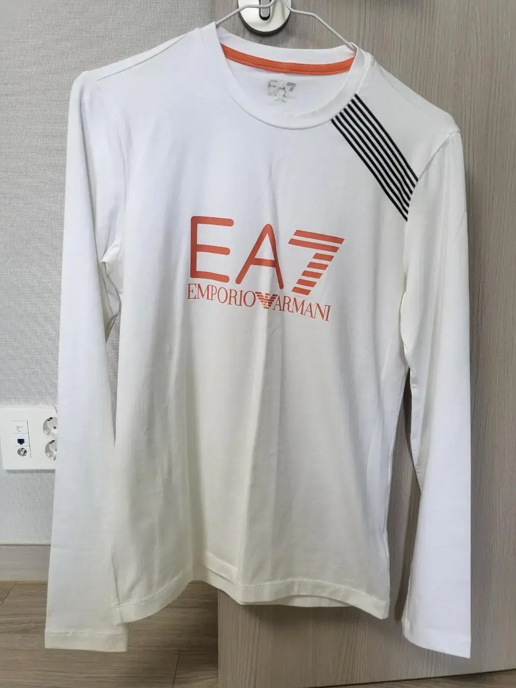 (Luxury) Emporio Almani T-shirt(size XS)