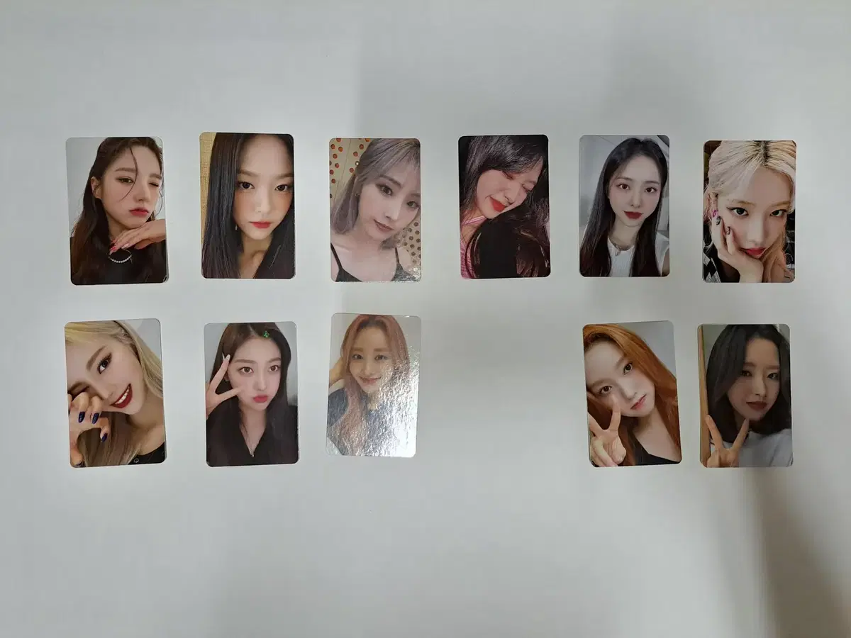 Girl of the Month (LOONA) wonderwall package photocard - 4 pre-order benefits