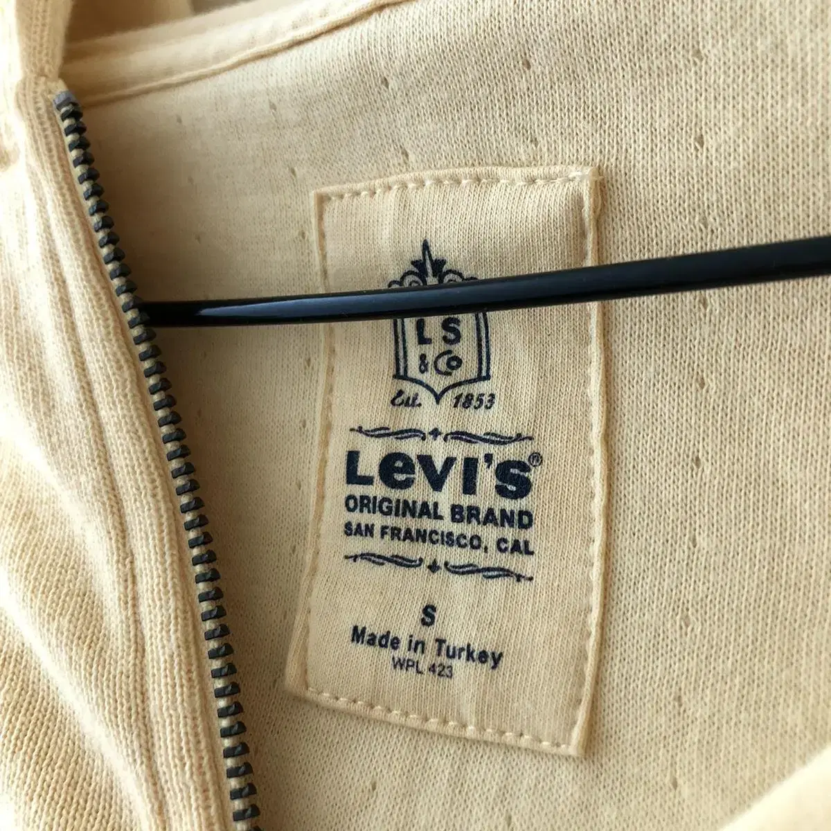 Vintage Levi's yellow hood zip up