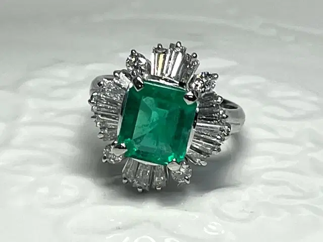 {쥬쥬금빵} 콜롬비아 에메랄드 2.32ct 18k 골드 금 반지