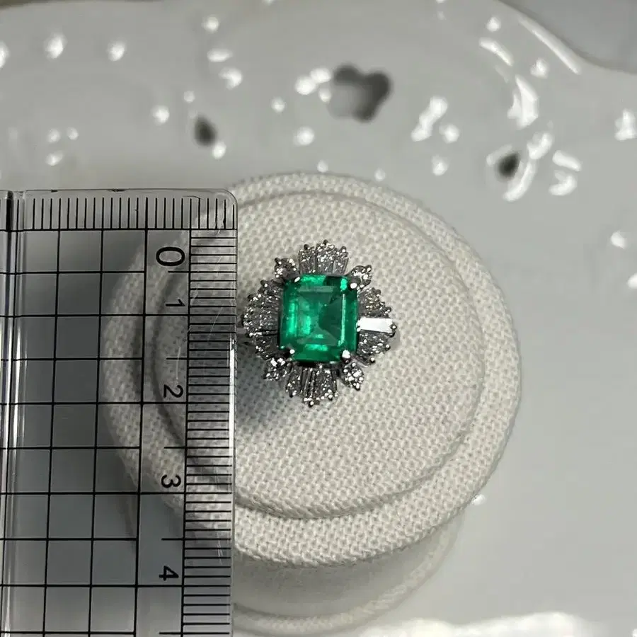 {쥬쥬금빵} 콜롬비아 에메랄드 2.32ct 18k 골드 금 반지