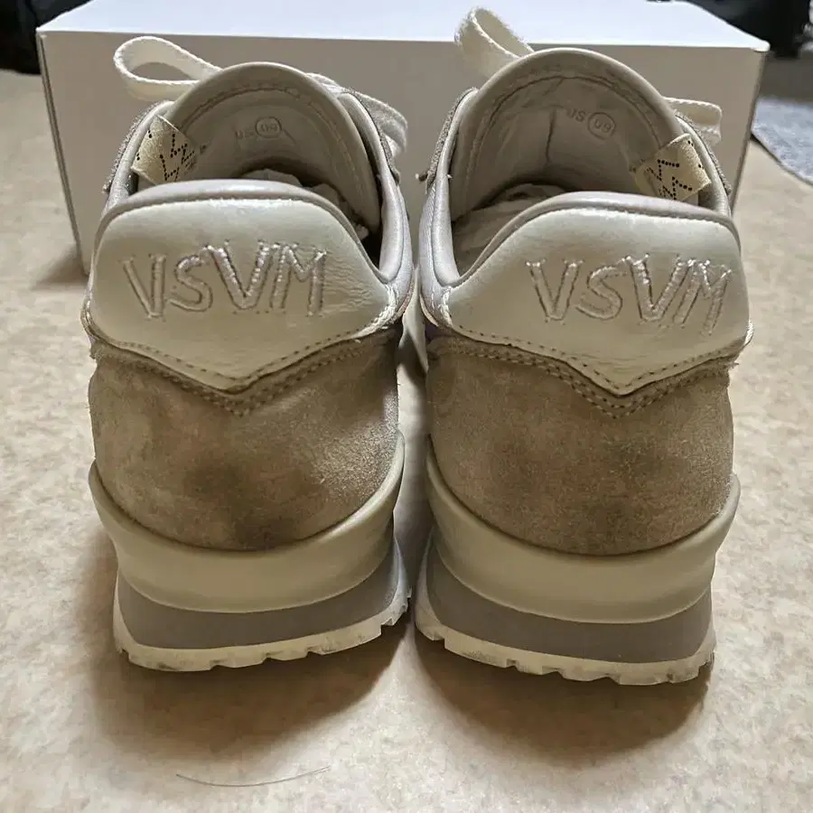 [270] 비즈빔 visvim FKT RUNNER 오프화이트