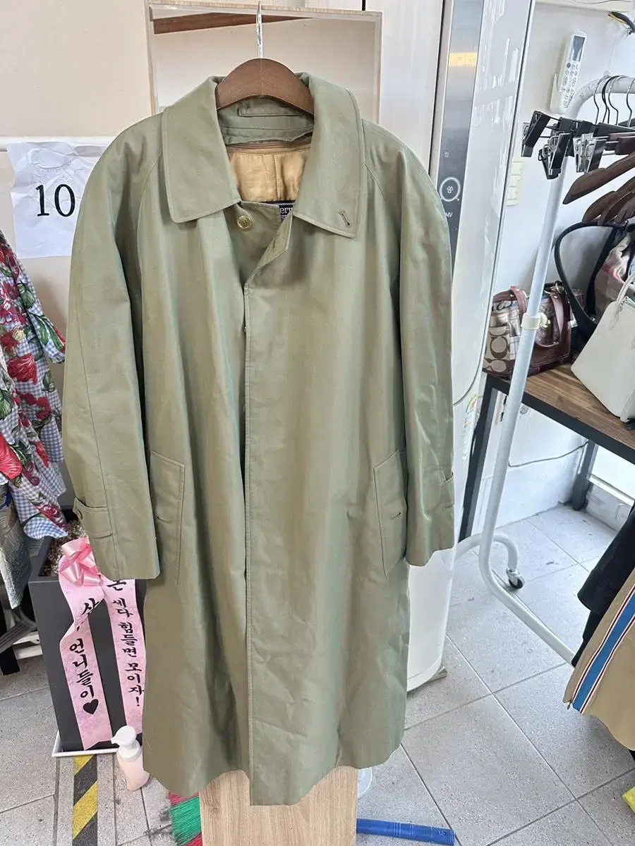 Genuine Burberry Coat 100 Malleable58 Length108