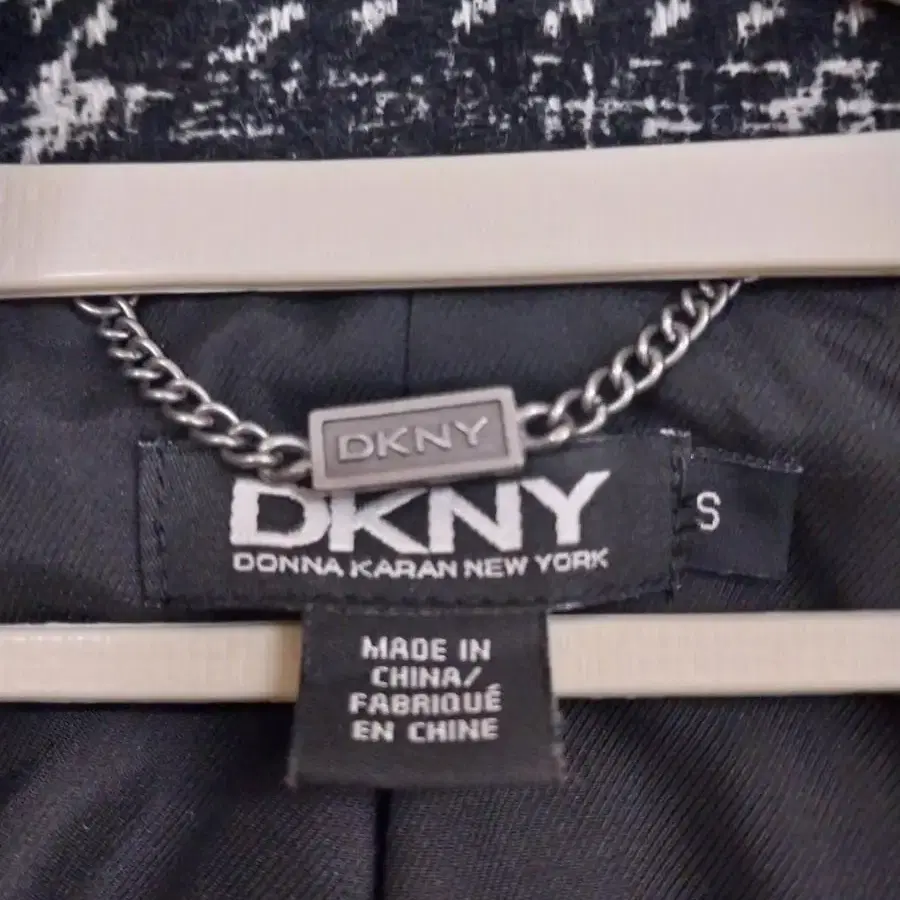 DKNY 코트