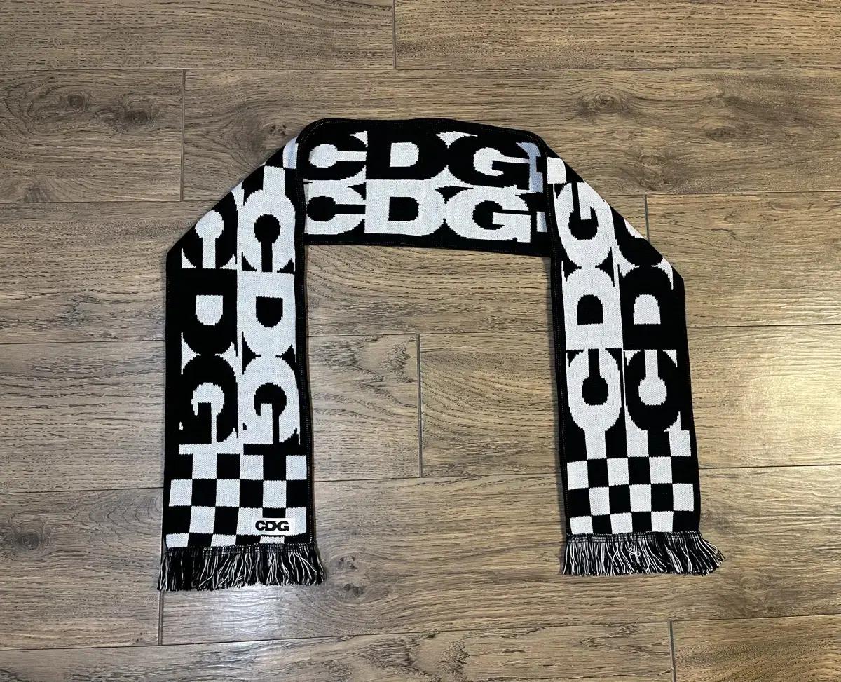 CDG 꼼데가르송 머플러