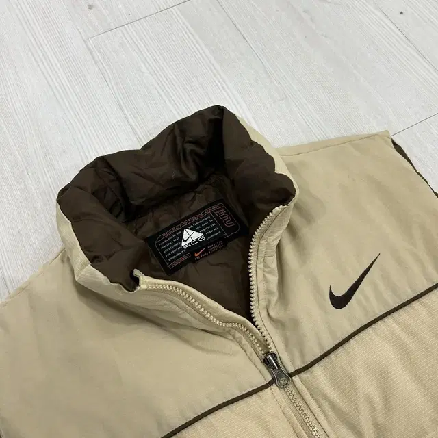 VTG Nike Acg Duck Down VT