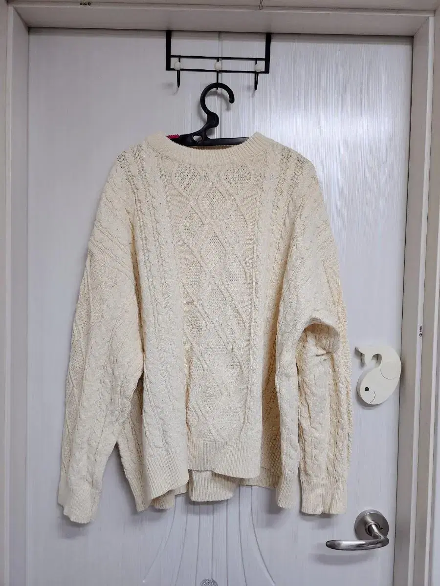 (New Product) Overfit Twisted Snack Fit Knit Cream Free