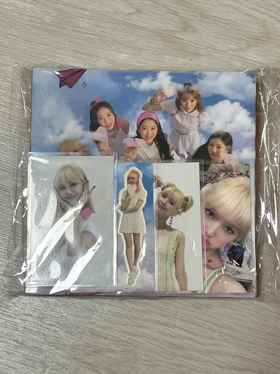 Oh My Girl Bungee Album + Photo Card